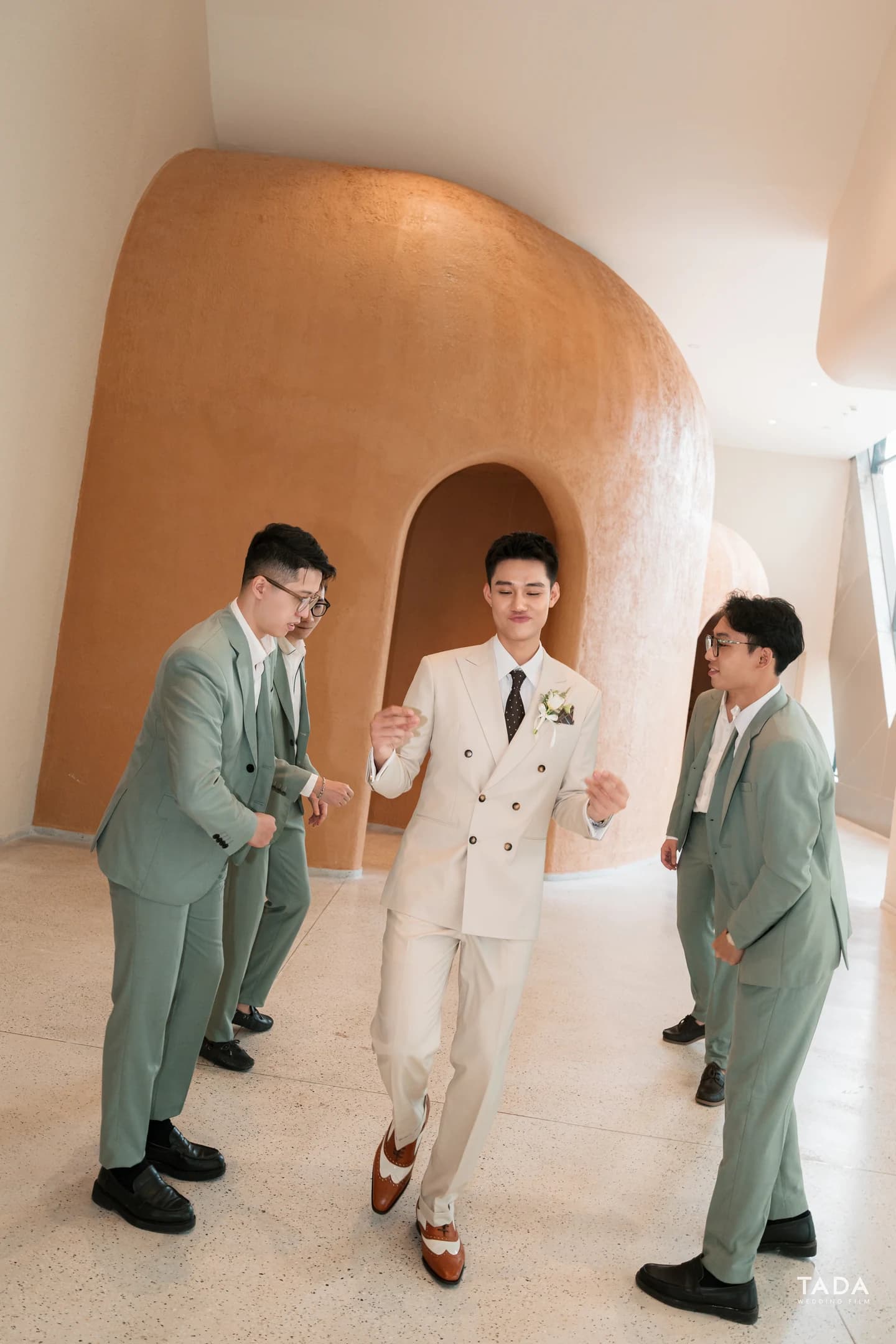 Ly & Sơn 12